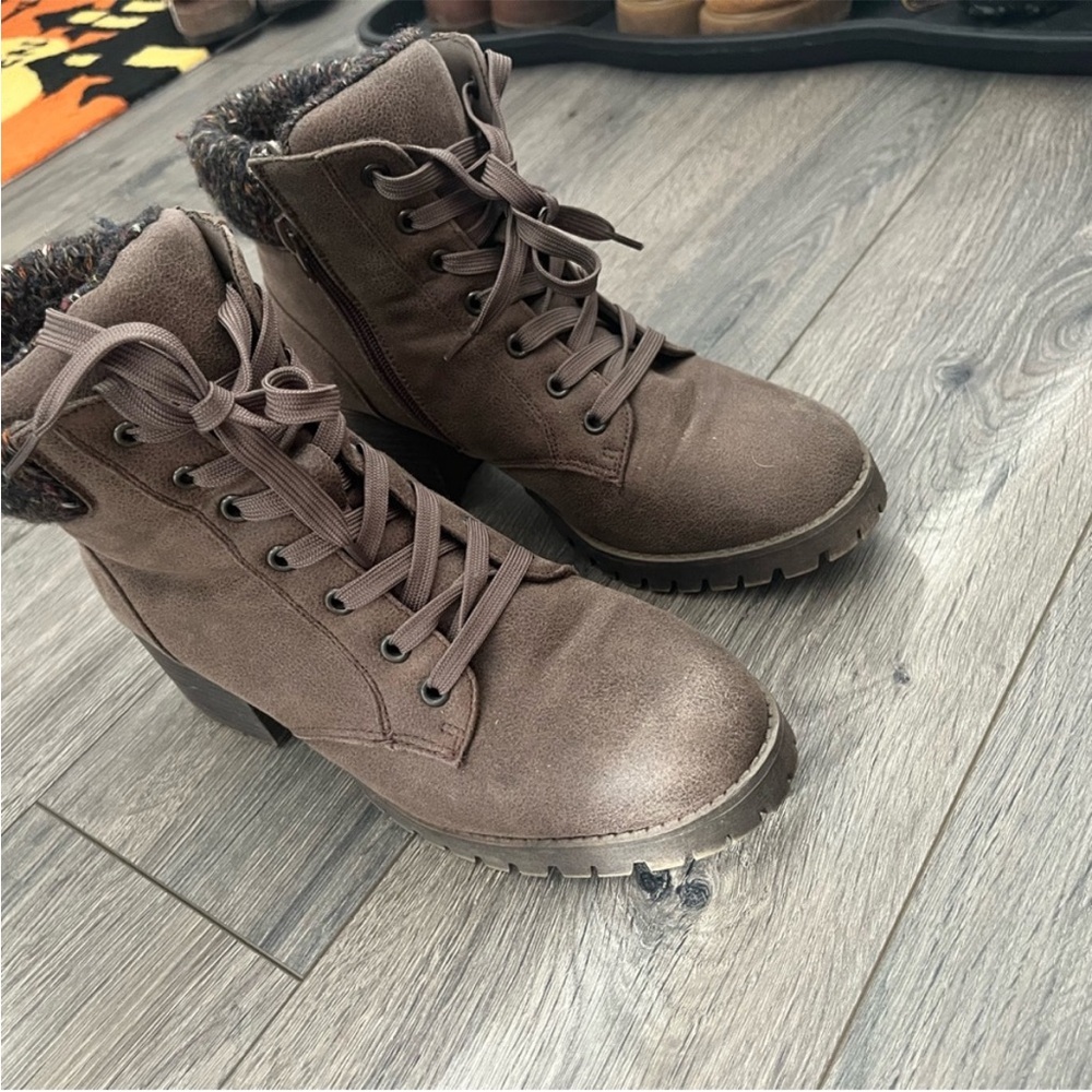 Women's Brown Lace-Up Ankle Boots